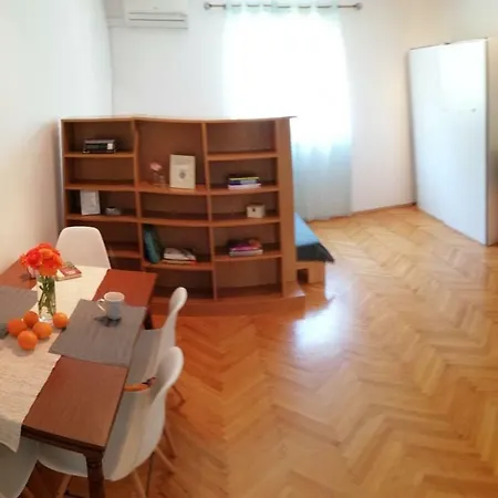 Studio Apartman Mare